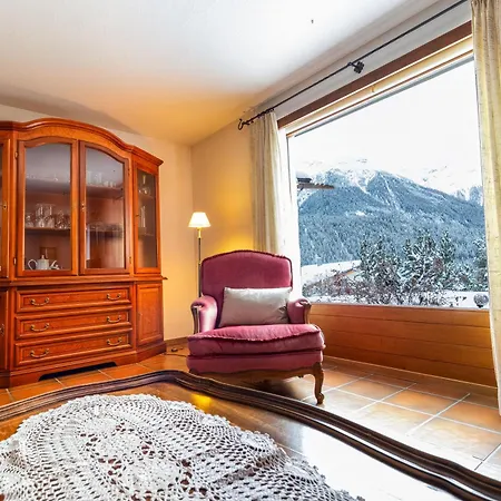 Grundschera Engadin Appartement Brail