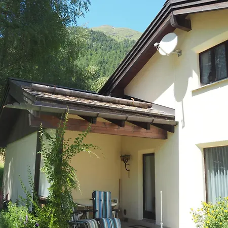 Grundschera Engadin Διαμέρισμα Brail