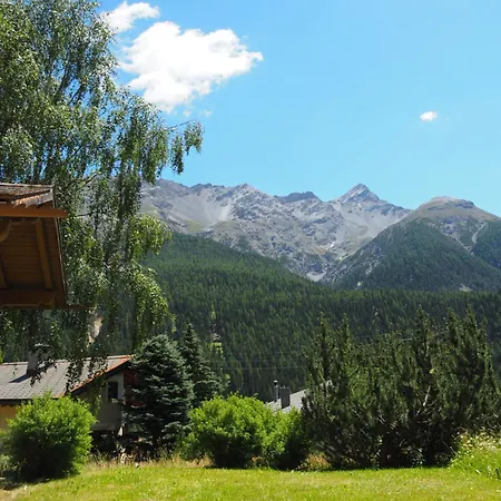 Grundschera Engadin Διαμέρισμα *