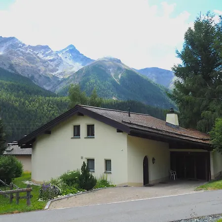 Grundschera Engadin Διαμέρισμα Brail