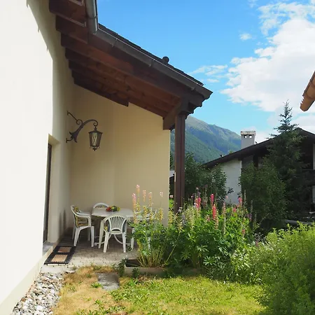 Grundschera Engadin Διαμέρισμα Brail